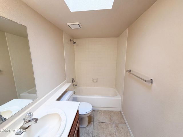 1200 E River Road C37, Tucson, AZ 85718