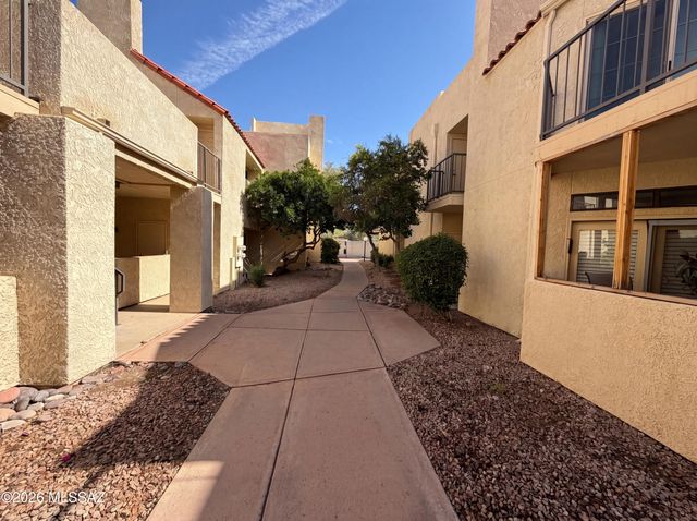 1200 E River Road C37, Tucson, AZ 85718