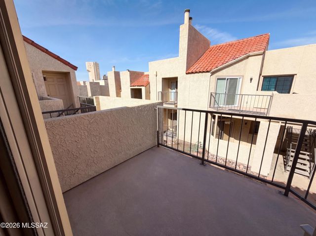 1200 E River Road C37, Tucson, AZ 85718
