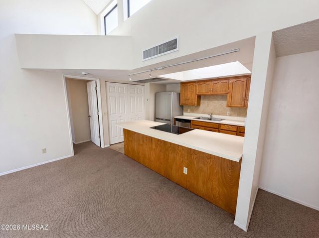 1200 E River Road C37, Tucson, AZ 85718