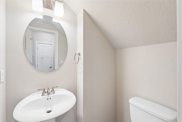 1235 NW 33rd Lane, Ankeny, IA 50023