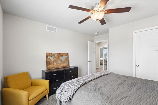 1235 NW 33rd Lane, Ankeny, IA 50023