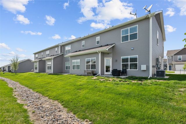 1235 NW 33rd Lane, Ankeny, IA 50023