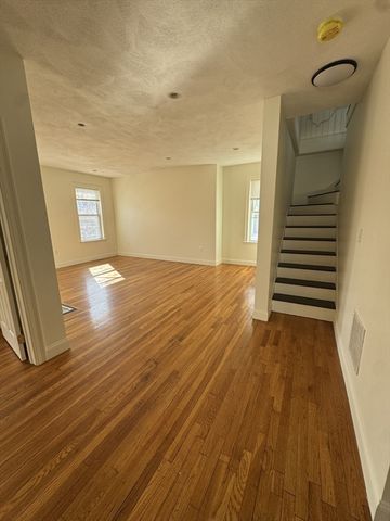 382 Salem 2, Medford, MA 02155