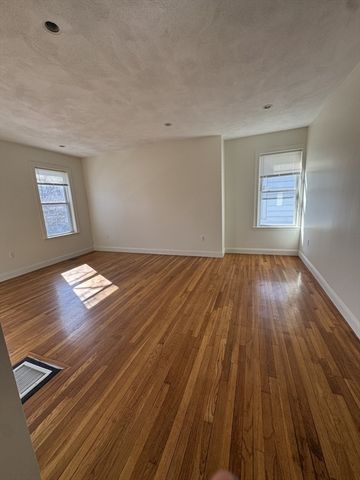 382 Salem 2, Medford, MA 02155