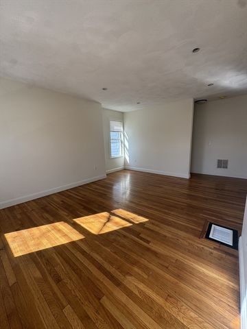 382 Salem 2, Medford, MA 02155