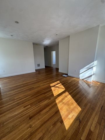 382 Salem 2, Medford, MA 02155