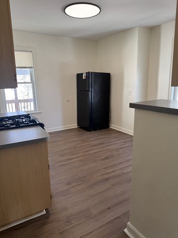 382 Salem 2, Medford, MA 02155