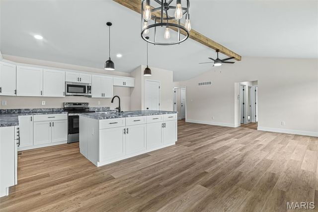 10523 Acorn Drive, Hillsboro, MO 63050