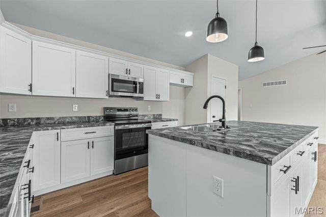 10523 Acorn Drive, Hillsboro, MO 63050