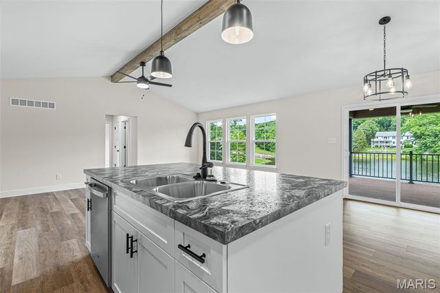 10523 Acorn Drive, Hillsboro, MO 63050