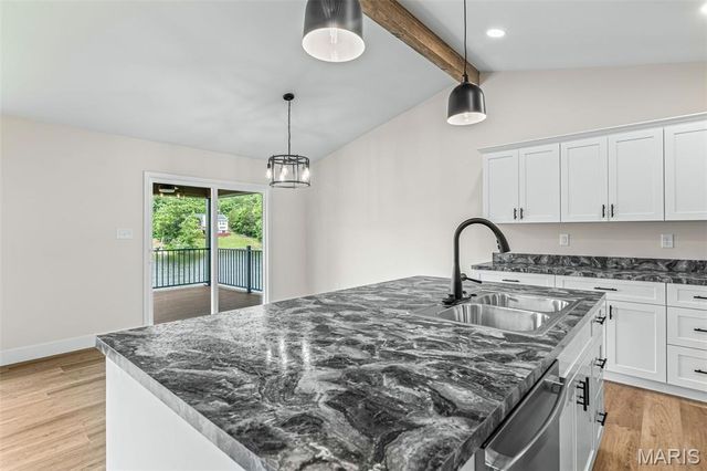 10523 Acorn Drive, Hillsboro, MO 63050