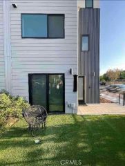 11326 Victory Boulevard, North Hollywood, CA 91606