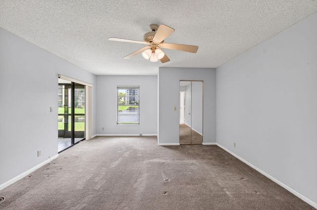 6655 Kensington Lane, Delray Beach, FL 33446