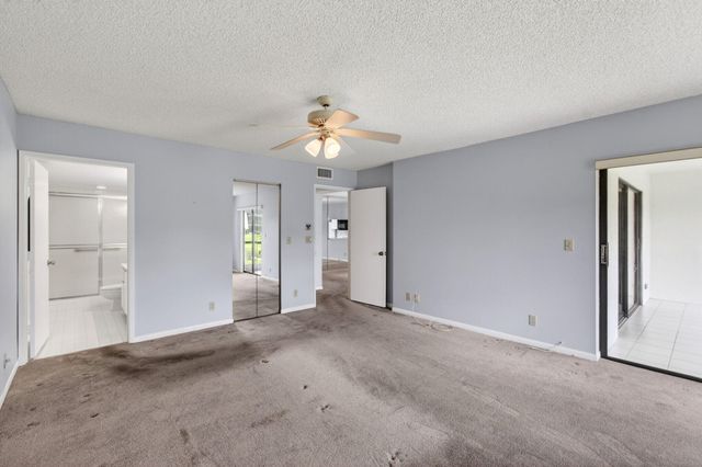 6655 Kensington Lane, Delray Beach, FL 33446