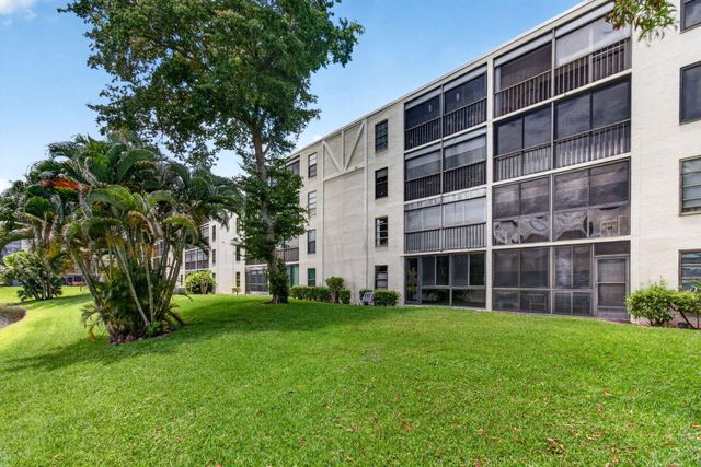 6655 Kensington Lane, Delray Beach, FL 33446
