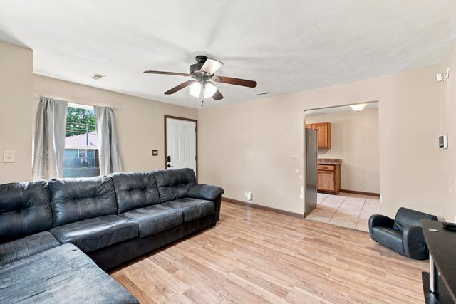 1211 N Warren Avenue, Springfield, MO 65802