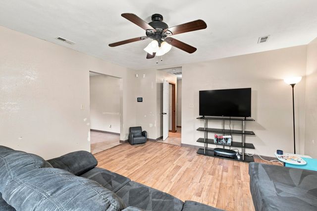 1211 N Warren Avenue, Springfield, MO 65802