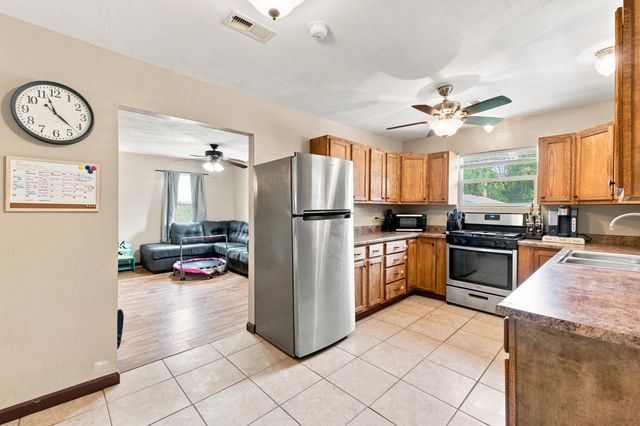 1211 N Warren Avenue, Springfield, MO 65802