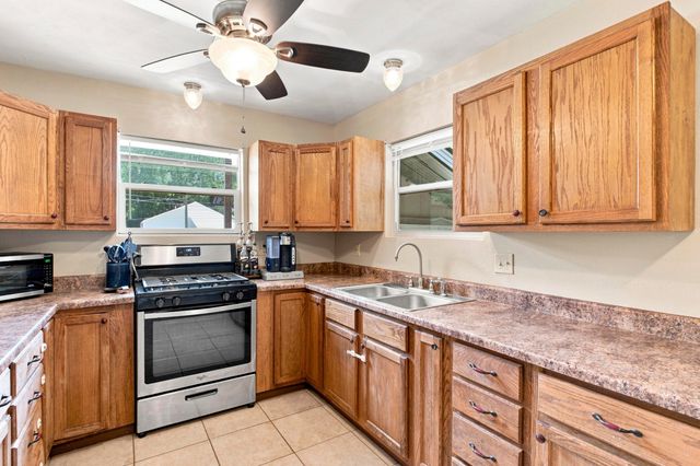 1211 N Warren Avenue, Springfield, MO 65802