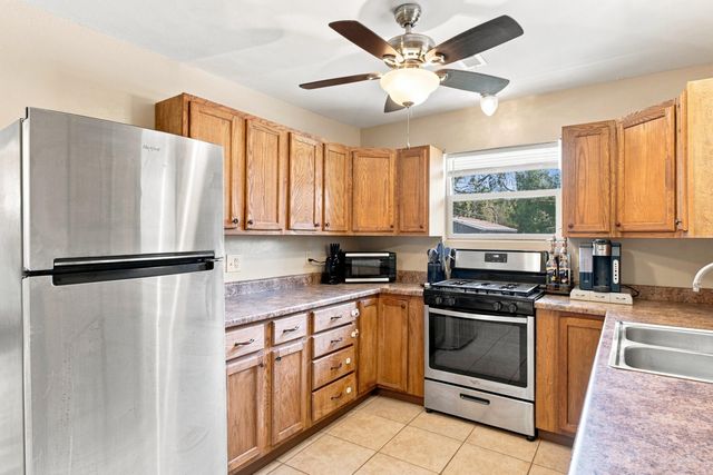 1211 N Warren Avenue, Springfield, MO 65802