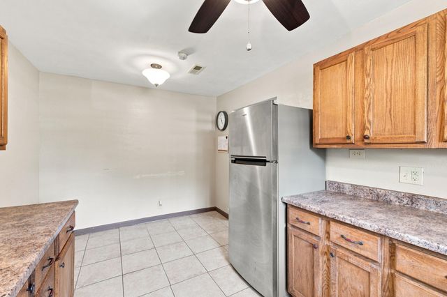 1211 N Warren Avenue, Springfield, MO 65802