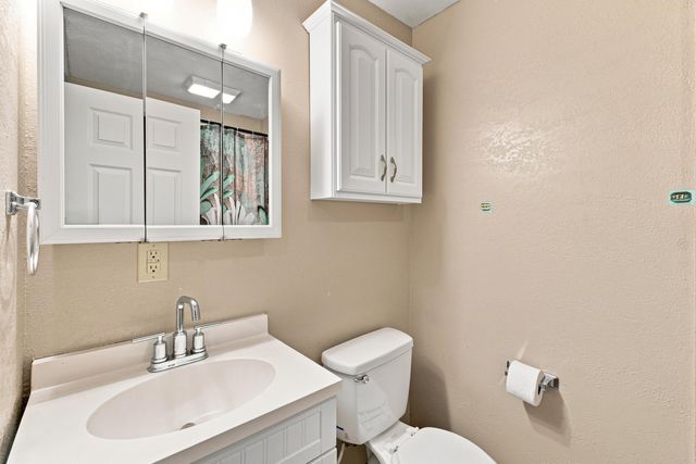 1211 N Warren Avenue, Springfield, MO 65802