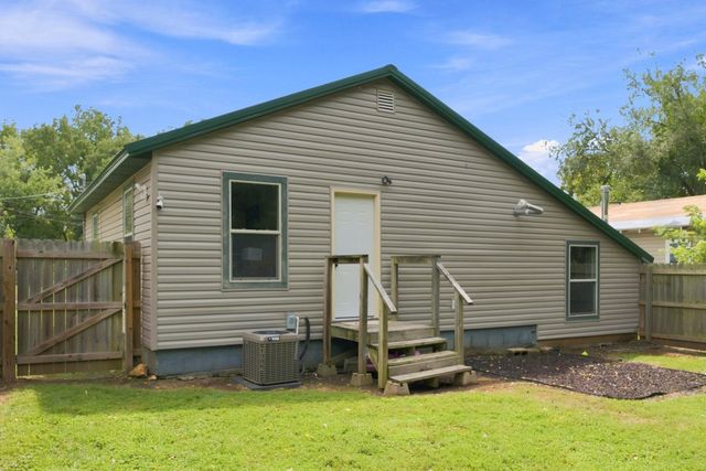 1211 N Warren Avenue, Springfield, MO 65802