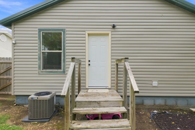 1211 N Warren Avenue, Springfield, MO 65802