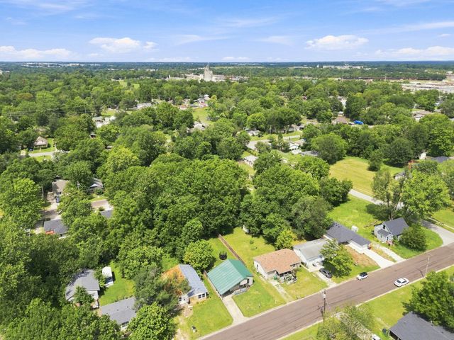 1211 N Warren Avenue, Springfield, MO 65802