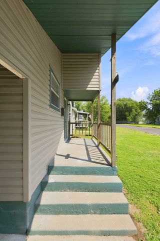 1211 N Warren Avenue, Springfield, MO 65802