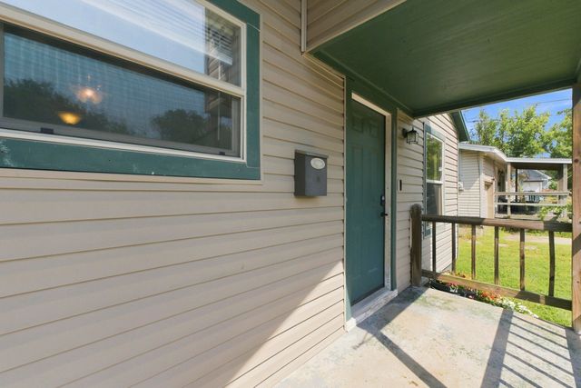 1211 N Warren Avenue, Springfield, MO 65802