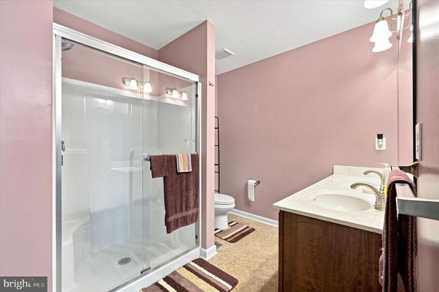 325 LATROBE DR, Newark, DE 19702