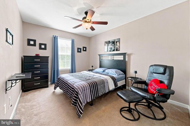 325 LATROBE DR, Newark, DE 19702