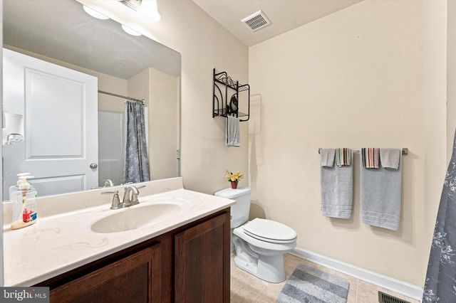325 LATROBE DR, Newark, DE 19702