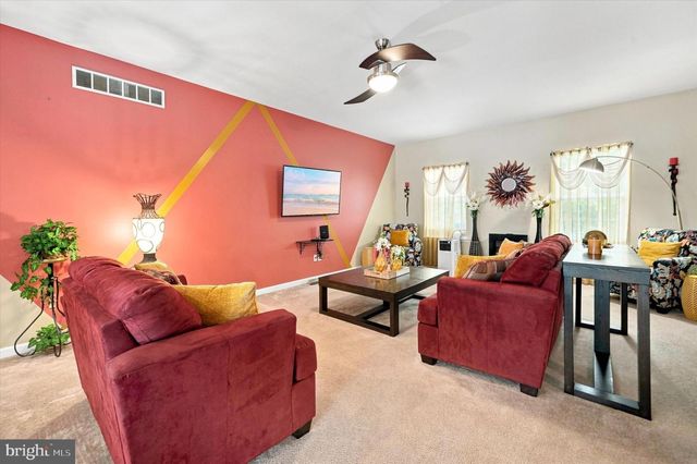 325 LATROBE DR, Newark, DE 19702