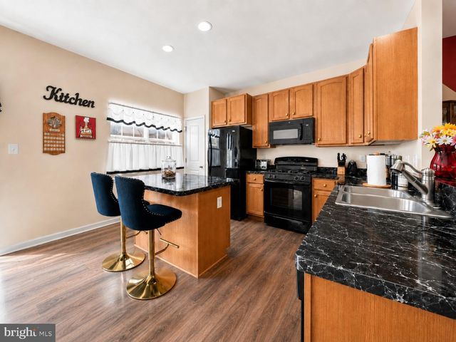 325 LATROBE DR, Newark, DE 19702