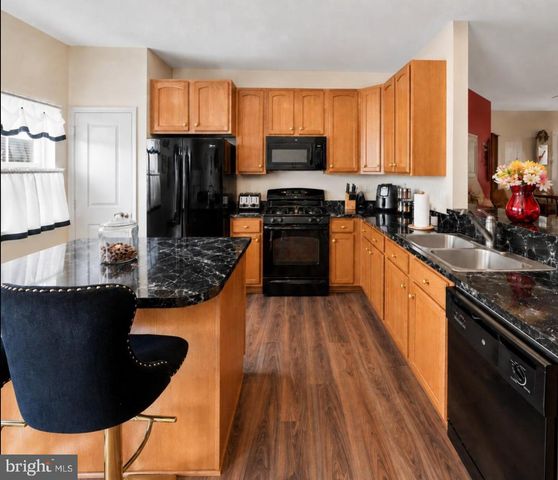 325 LATROBE DR, Newark, DE 19702