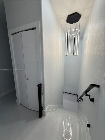 8037 W 36th Ave 6, Hialeah, FL 33018