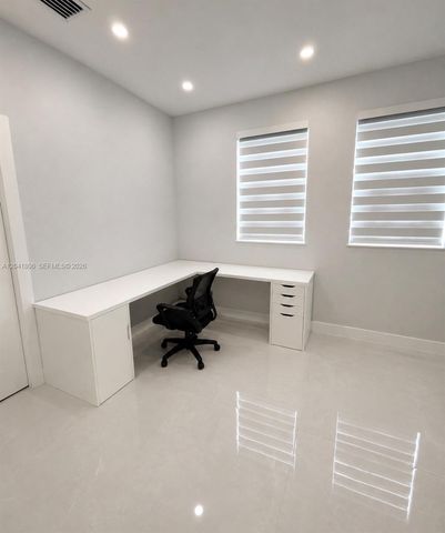 8037 W 36th Ave 6, Hialeah, FL 33018