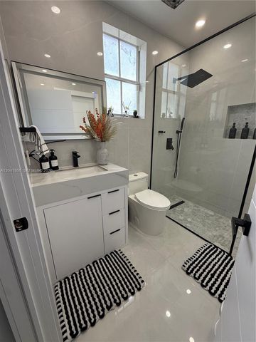 8037 W 36th Ave 6, Hialeah, FL 33018