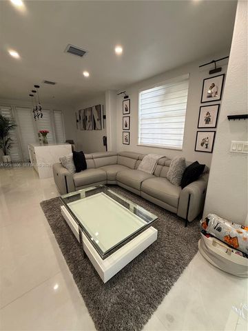 8037 W 36th Ave 6, Hialeah, FL 33018