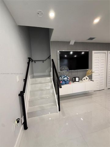 8037 W 36th Ave 6, Hialeah, FL 33018