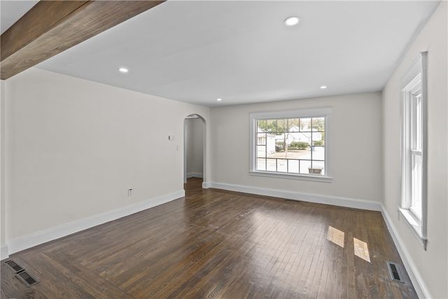 25 Gloria Street, Pawtucket, RI 02861