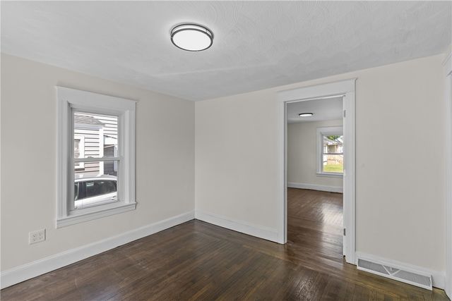25 Gloria Street, Pawtucket, RI 02861