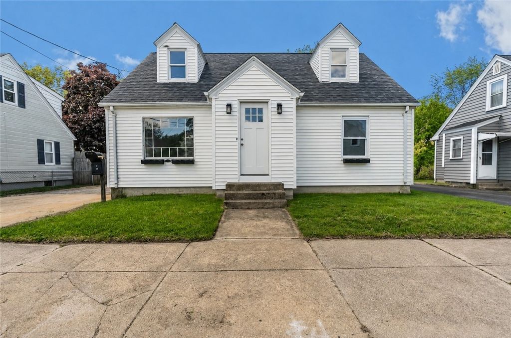 25 Gloria Street, Pawtucket, RI 02861
