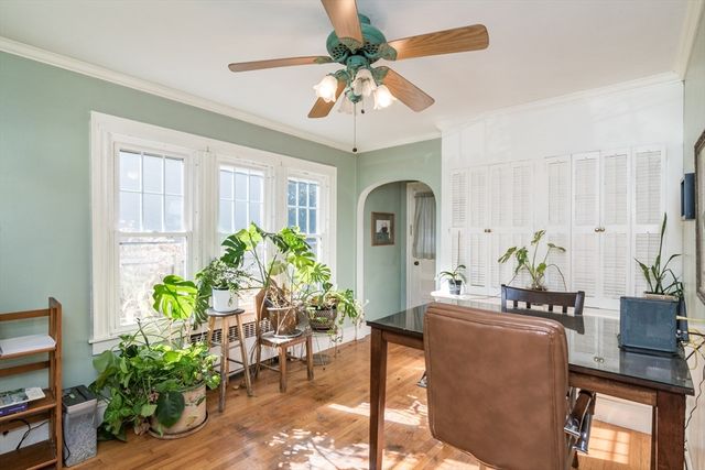 28 Rencelau St, Springfield, MA 01118