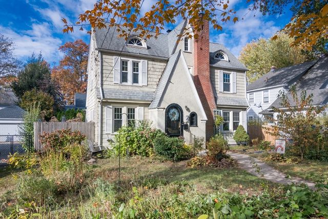 28 Rencelau St, Springfield, MA 01118