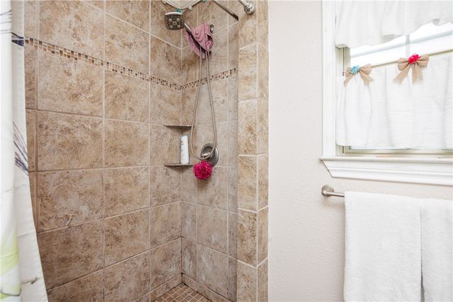 1037 Collingswood Dr, Corpus Christi, TX 78412