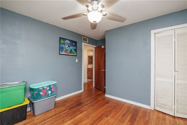 1037 Collingswood Dr, Corpus Christi, TX 78412